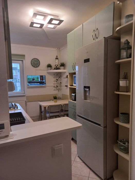 Vând apartament cu 3 camere zona Lipovei Timisoara