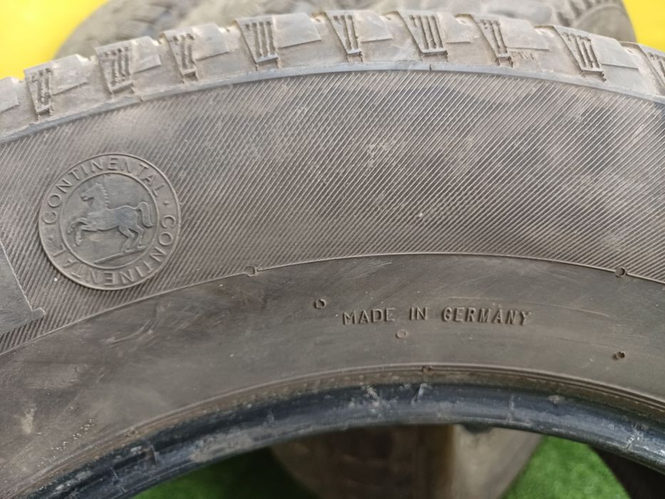 Шины 215/70 R16 Continental комплект.
