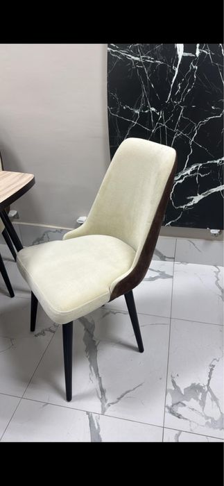 Продам стулья в отличном состоянии.