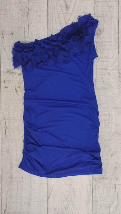 Платье, облигающее