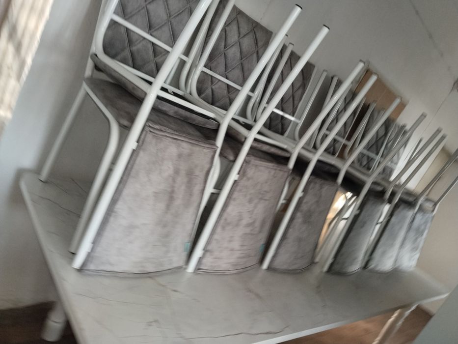 Стол стульями   срочно