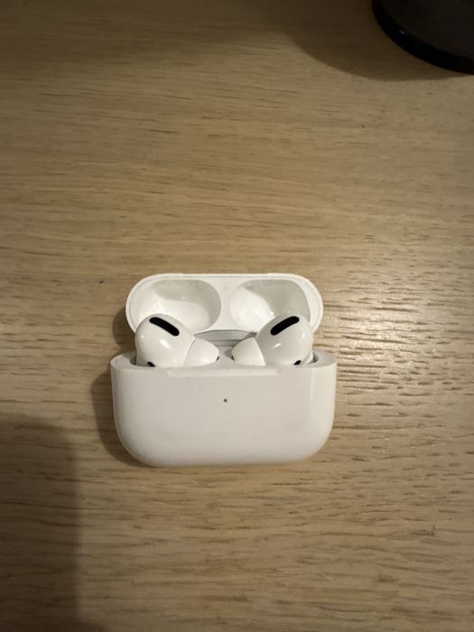 Air Pods Pro 1st generation.