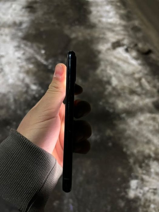 Айфон 11 про продам