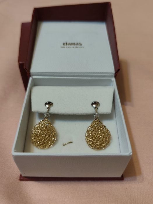 Продается золотая серёжка из дубая новая