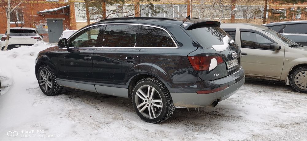 Продам ауди ку7 бензин 4.2л