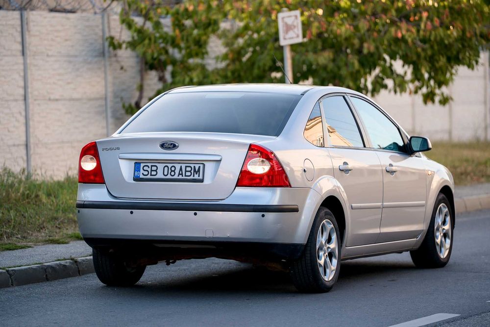 Ford Focus sedan , benzina ,1.6 unic proprietar