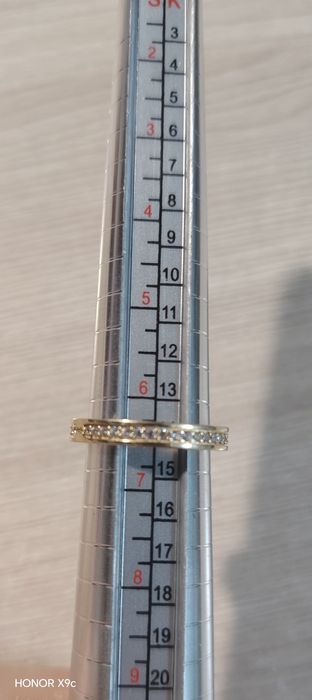 Продам женское кольцо