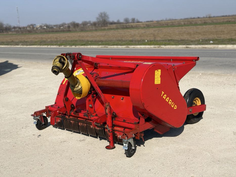 Tocatoare Resturi Vegetale/Coceni Taarup 1,5 m Purtata Ca noua