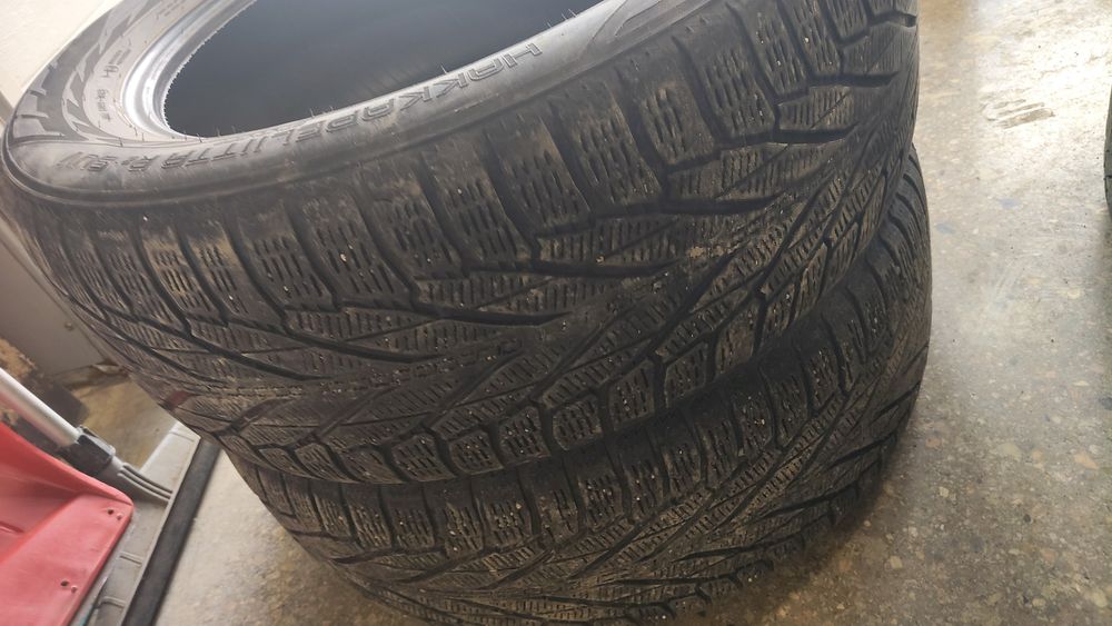 Две шины нокиан липучка