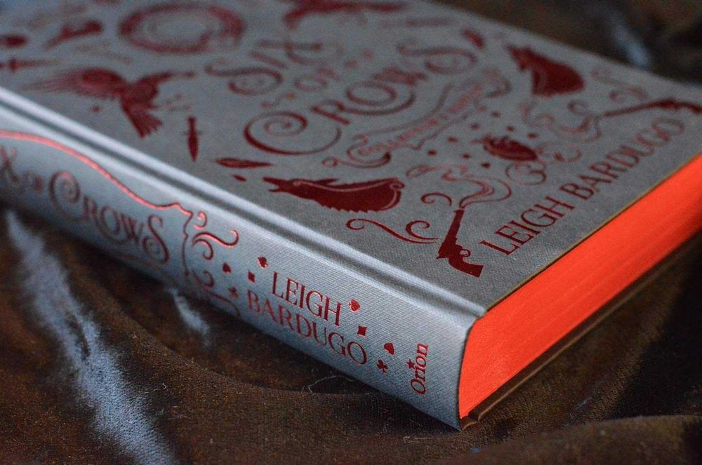 книга на английски Leigh Bardugo - Six of Crows: Collector's Edition