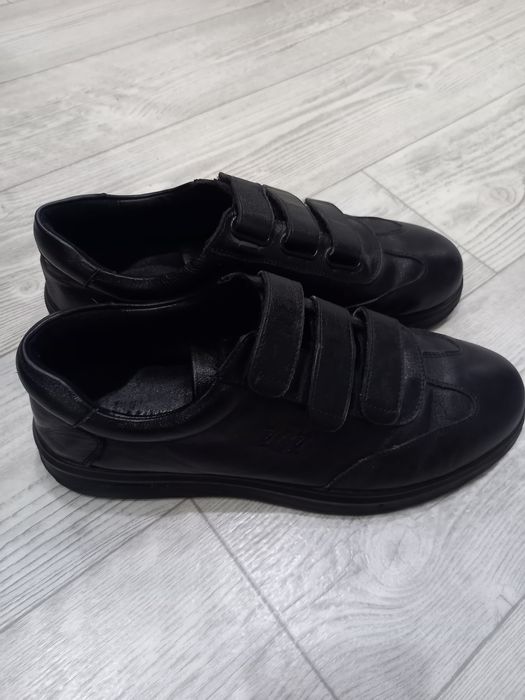 Продам туфли на мальчика