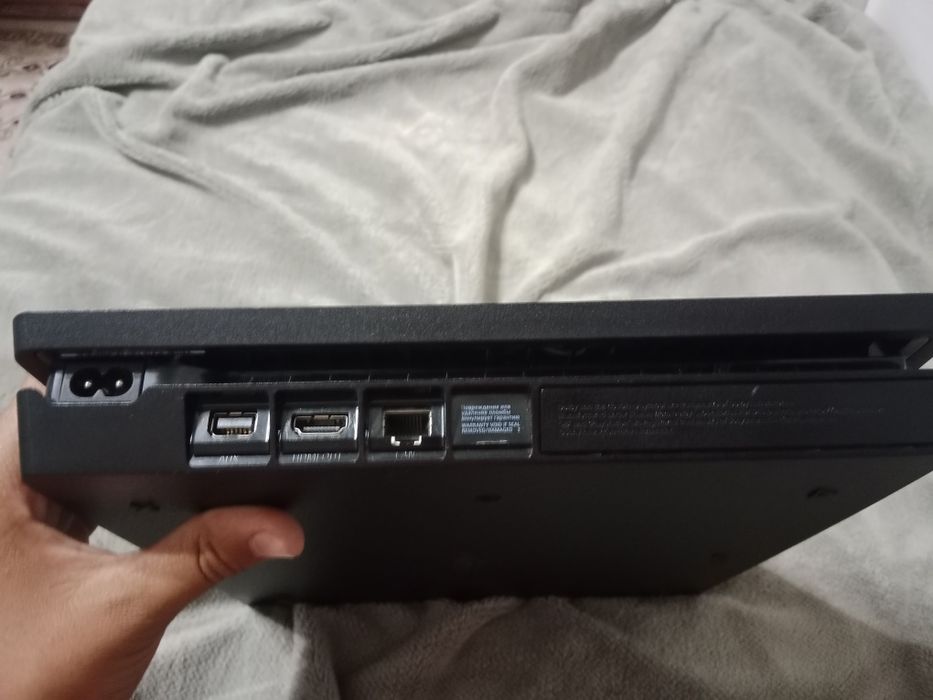 Продам  пс4 есть торг