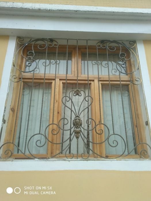 Металлические решетки и двери