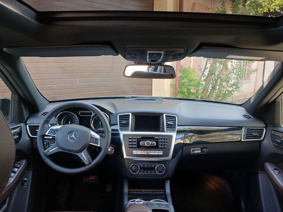 Mercedes ML350 Идеальная 2012 год