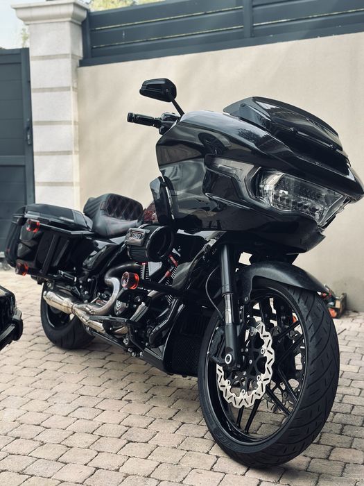Harley Davidson Road Glide CVO ST FLTRXSTSE