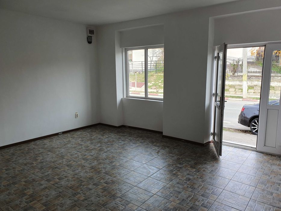 Spatiu central de inchiriat in Tg Carbunesti