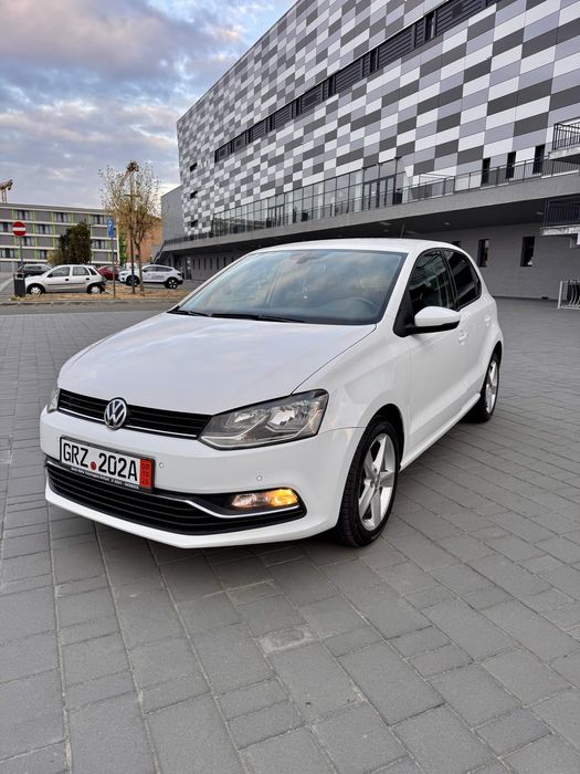 VOLKSWAGEN Polo