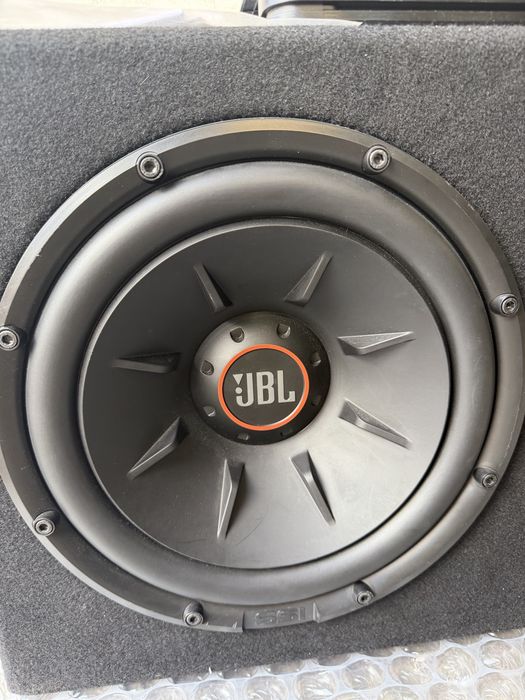 Нова бас каса JBL с усилвател!!!