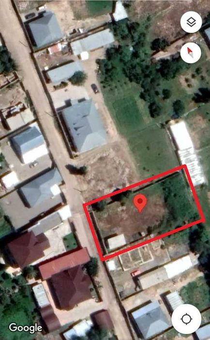 Продам участок с времянкой в городе