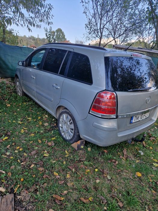 Opel zafira b benzină 1.6