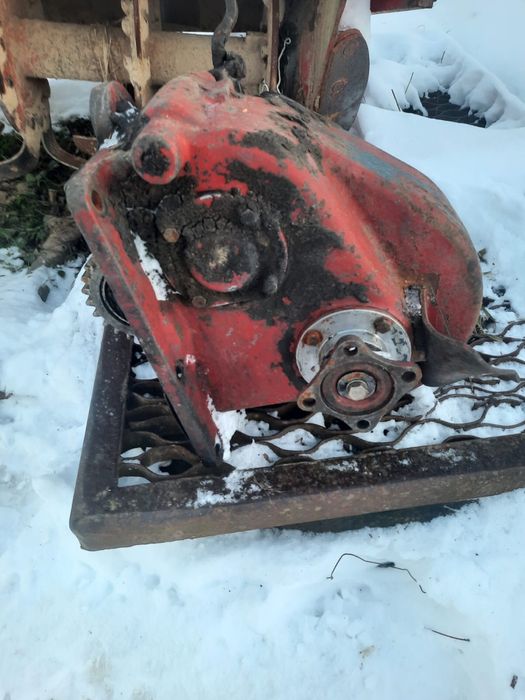 Vând punte  față UTB 651 4x4