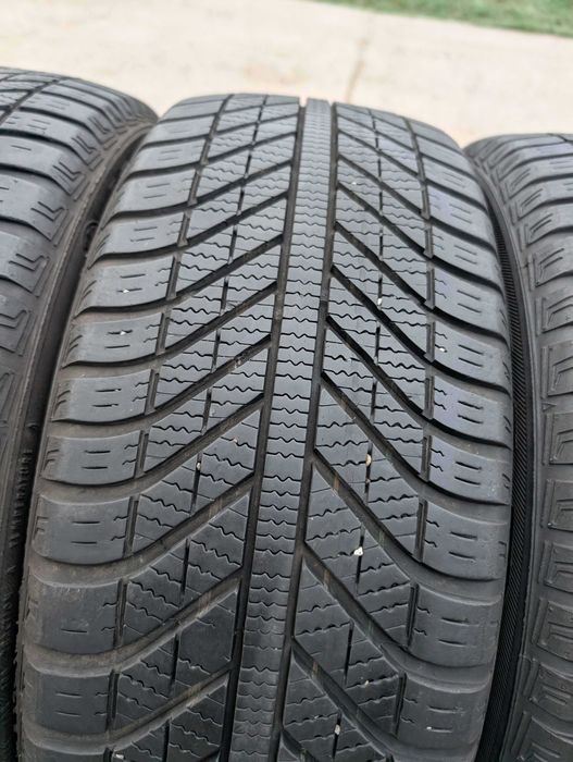 205/55 R16 • All Season • Goodyear Vector 4Seasons 94V | 2 buc | Pret/buc