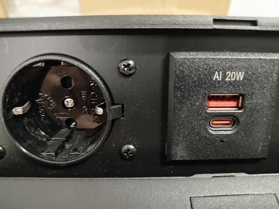 Розетка длЯ компьютерного стола