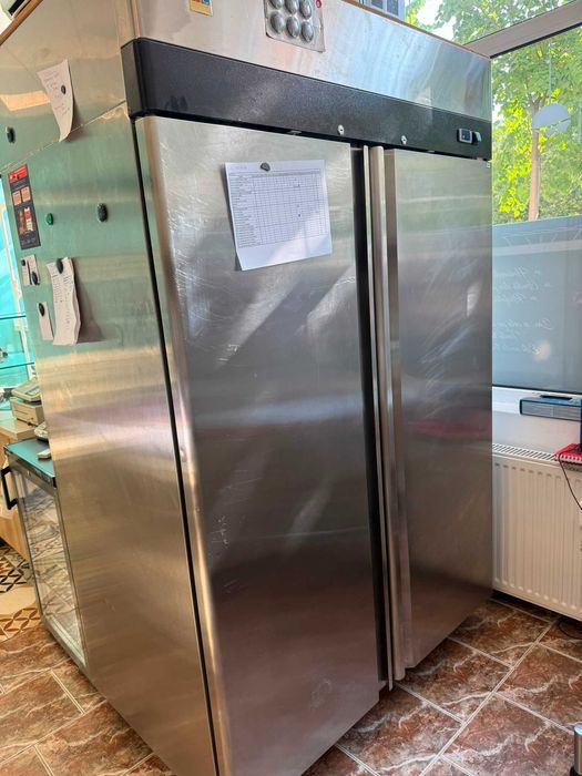 Frigider profesional cu doua usi