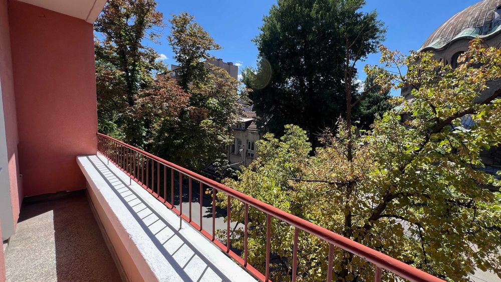 Дава се под наем Тристаен апартамент в София, Център - 65 кв.м за 765 € - Снимка #18