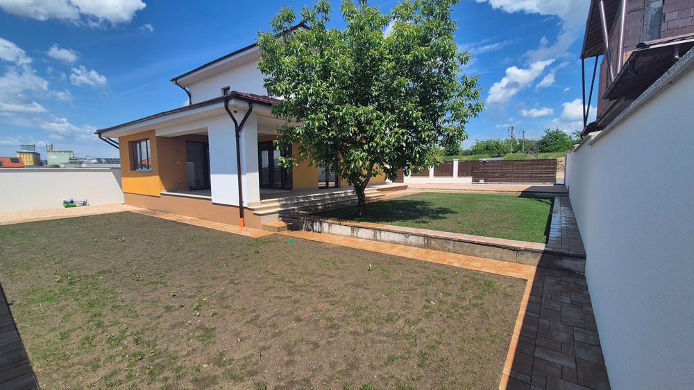Proprietar vând casa zona Ford - More