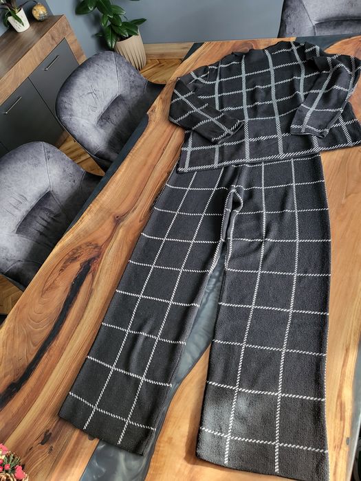 Дамски комплект фино плетиво.