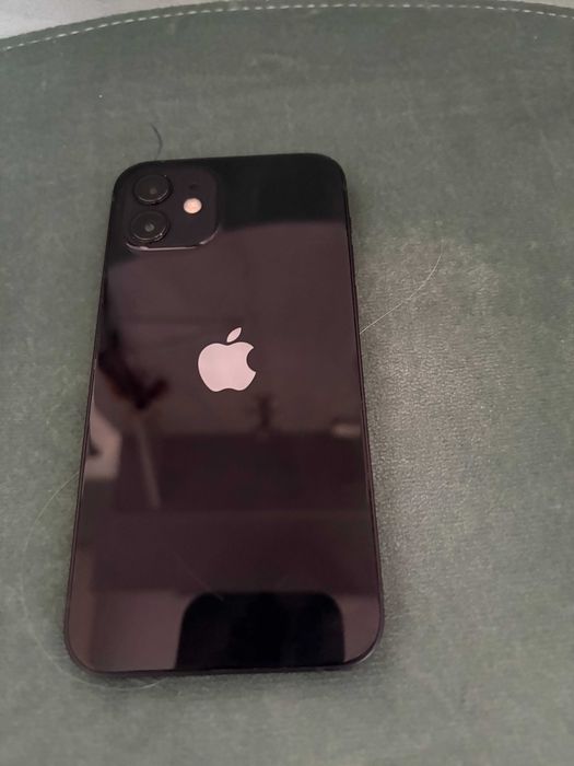 Vând iPhone 12, 128 GB, în stare foarte bună