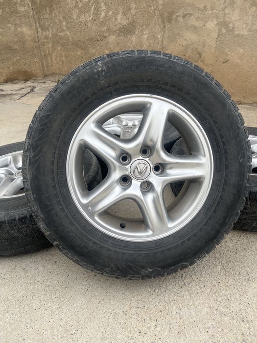 Шины с диском на Лексус