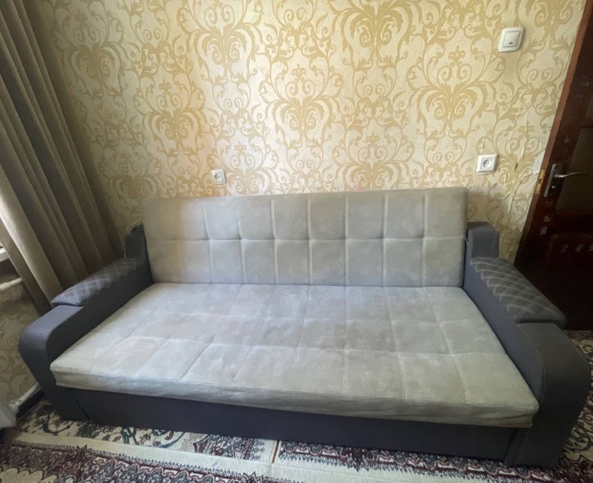 Divan sotiladi srochna