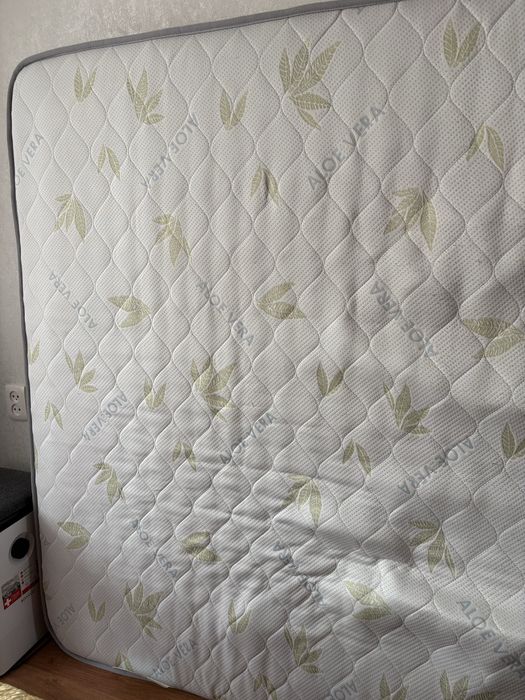Продам матрац в отличном состоянии