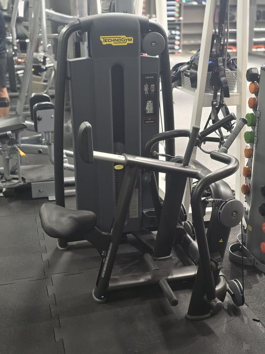 Vând aparat Spate Low Row