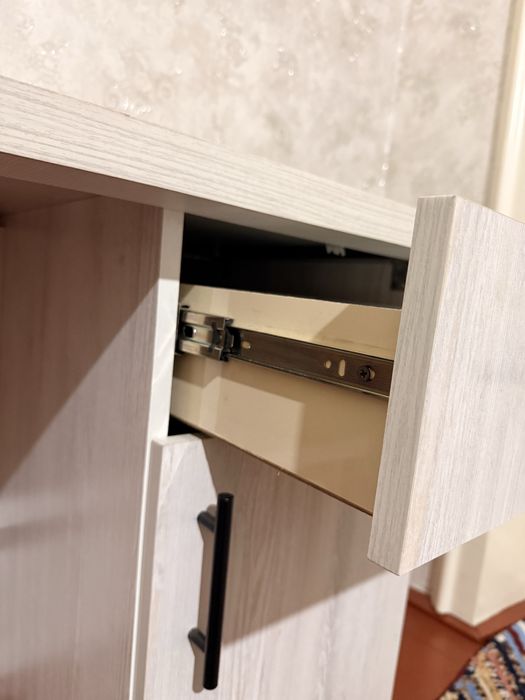 Мебель-рабочий стол