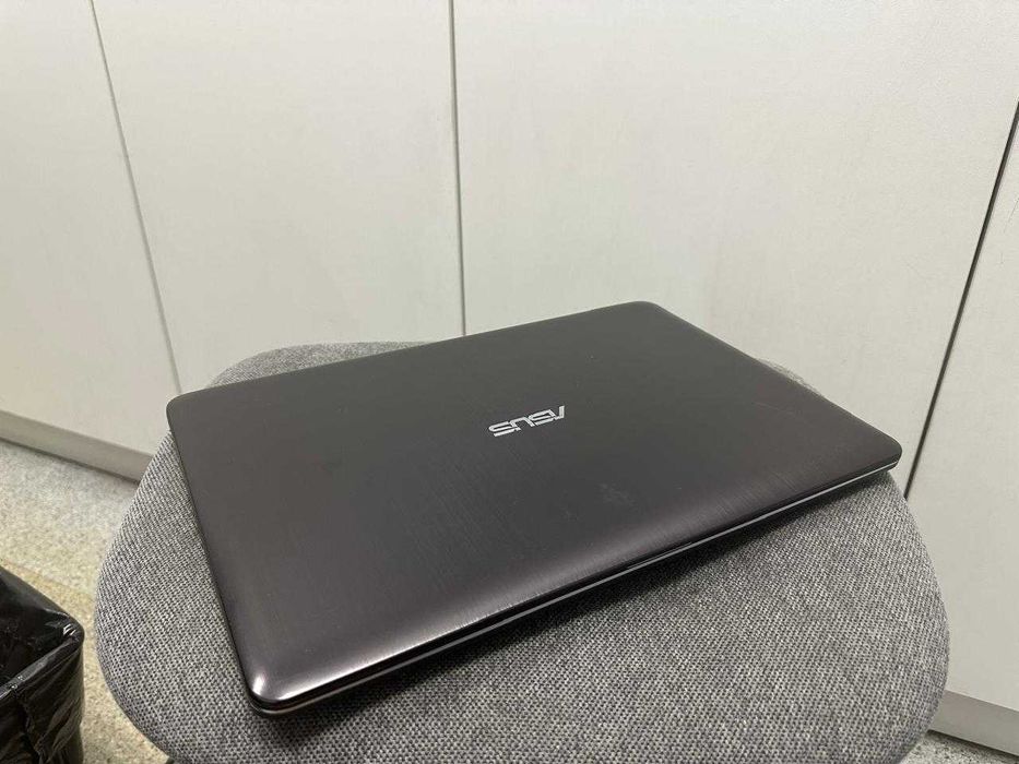 Ноутбук ASUS X540LA