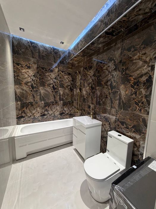 Продается своя 3-х комнатная квартира на Юнусабаде 11 квартале 1 этаж