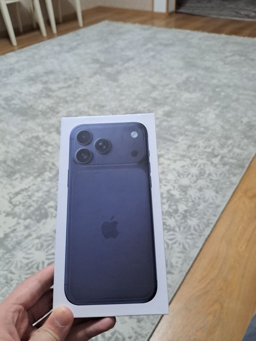 Продам Айфон 17про мах