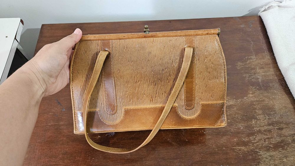 Geantă de piele vintage