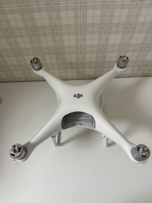 Продам дрон Dji Phantom 4 pro v2.0