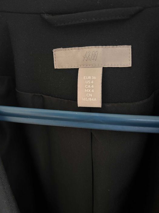 Стилно черно дамско сако H&M размер 36