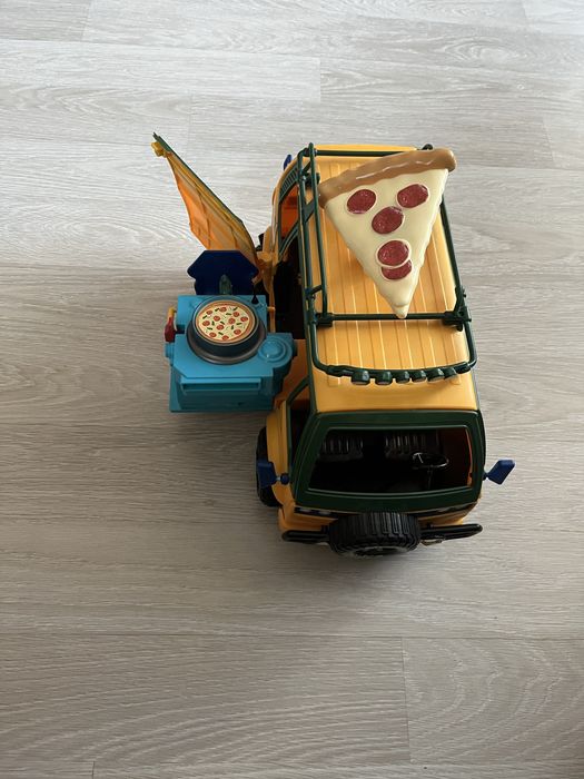 TMNT Mutant Mayhem - Pizza Fire Van