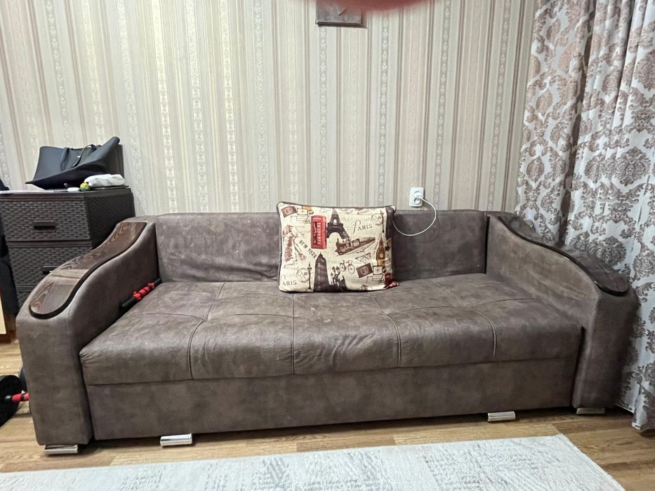 Продам диван в хорошем состоянии