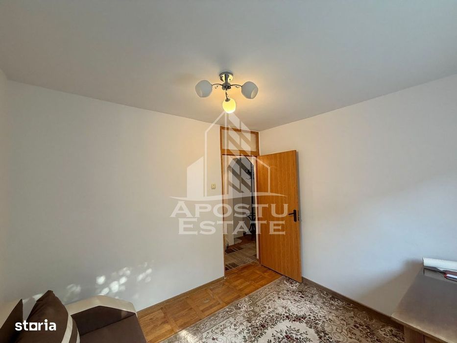 Apartament 4 camere de vanzare, decomandat, Girocului, Timisoara