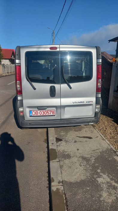 Vând Opel vivaro 2l recent inscris