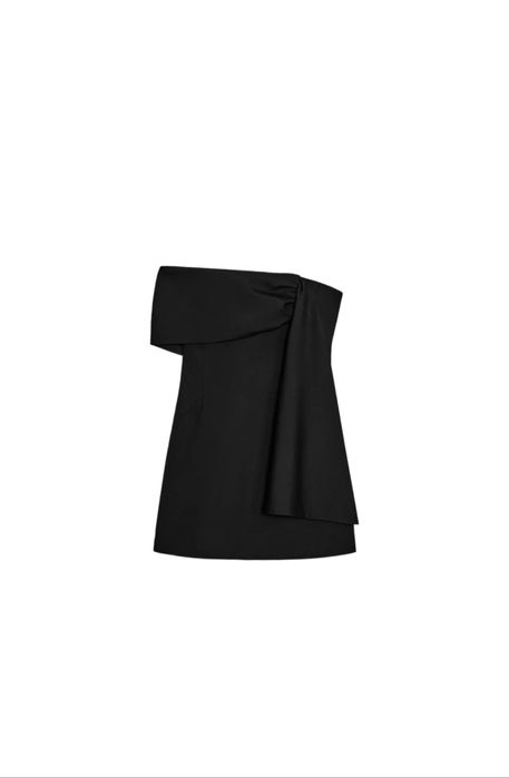 Дамска черна рокля по тялото