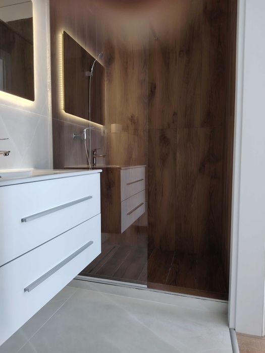 Închiriez Apartament