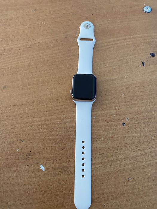 Apple Watch SE Apple